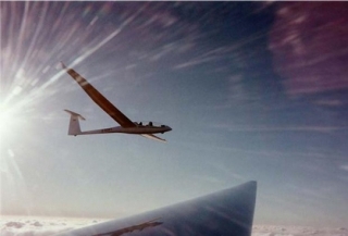  天空中的滑翔机 